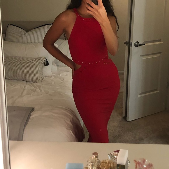 Red Dress - Picture 4 of 7